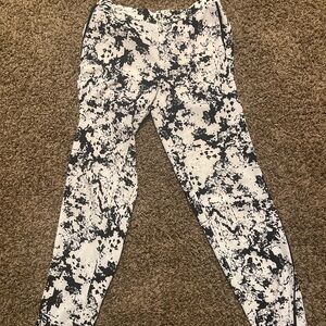 Banana Republic Monochrome Splatter Print Leggings